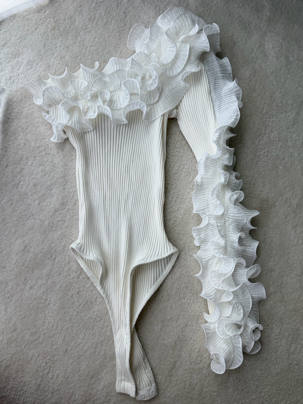BNWOT Zara Off-White One-Shoulder Ruffle Ribbed Bodysuit